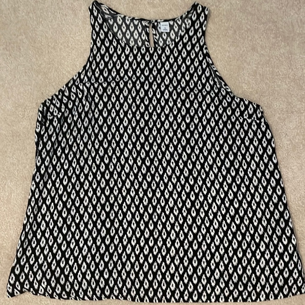 Old navy size XL black and white flowy tank top